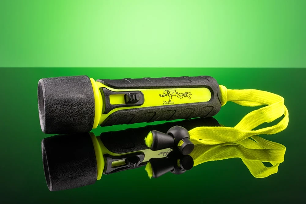 Водонепроницаемый фонарик для дайвинга