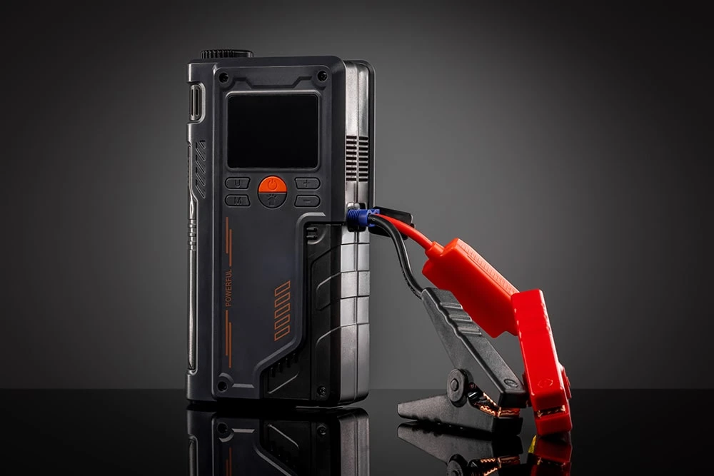 Автомобильное пусковое устройство 4 в 1