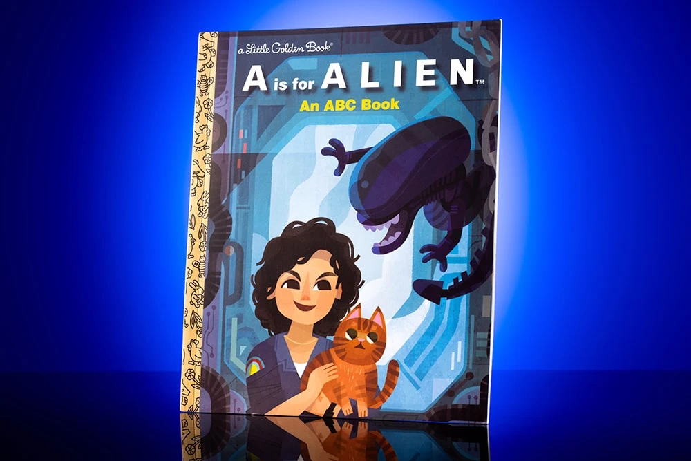 Книга Чужой для детей на английском