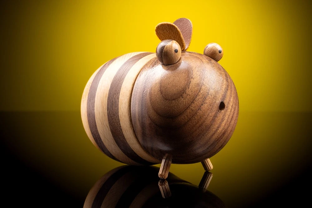 Подставка для зубочисток в виде пчелы