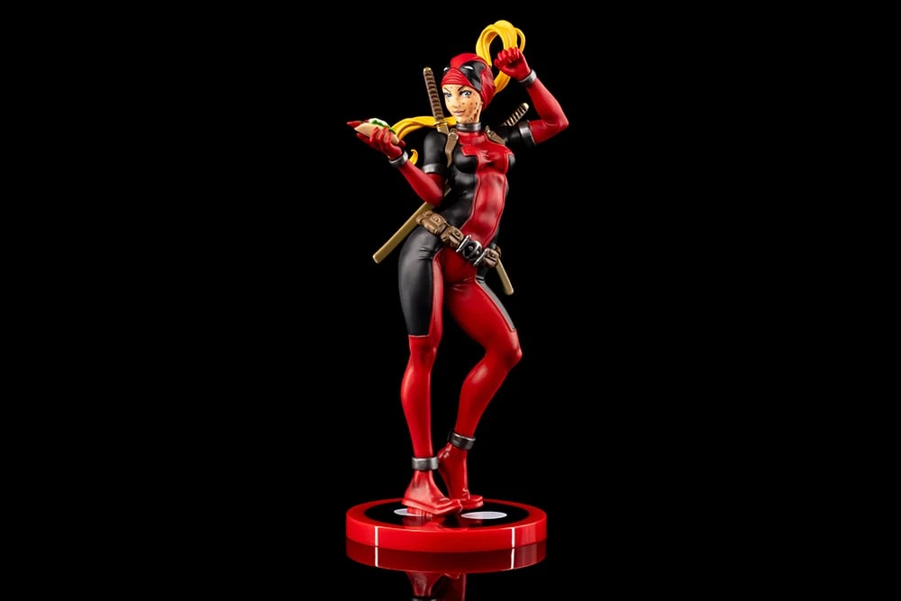 Фігурка Леді Дедпул з шопером Comic Con