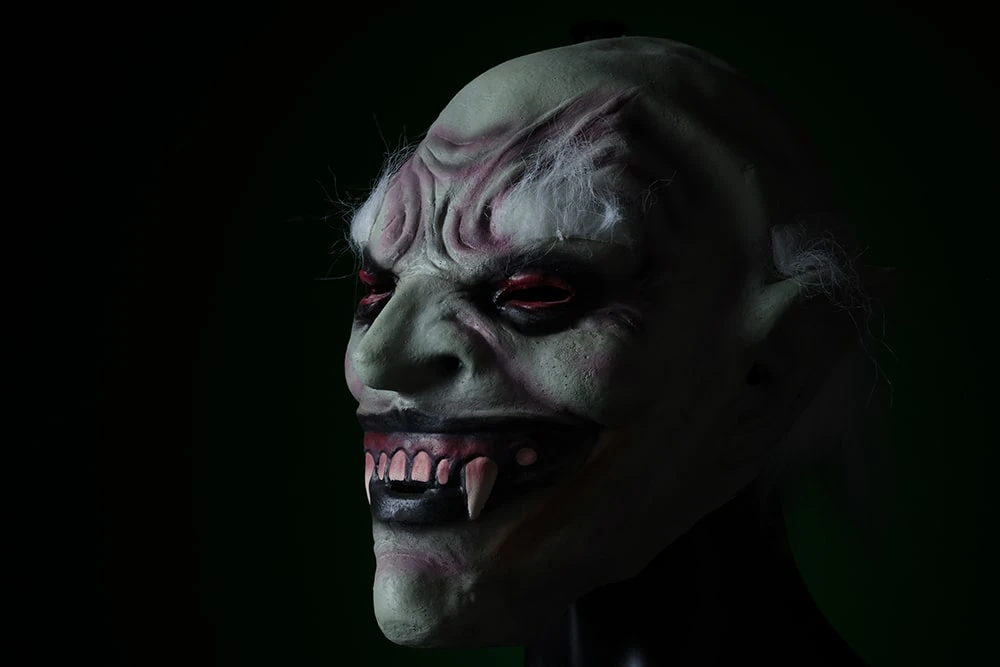 Маска вампіра графа Дракули