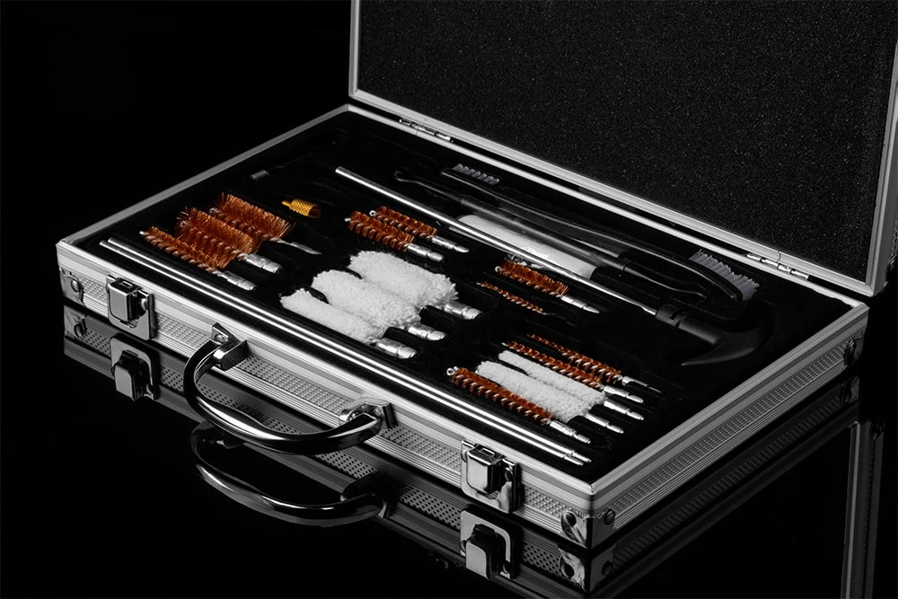 Комплект для чищення зброї в кейсі