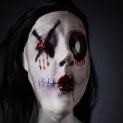 маска привиду жінки